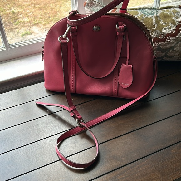 🌸END OF SUMMER SALE 🌸Pretty in Pink! Coach Bag with shoulder and hand straps - Picture 8 of 9
